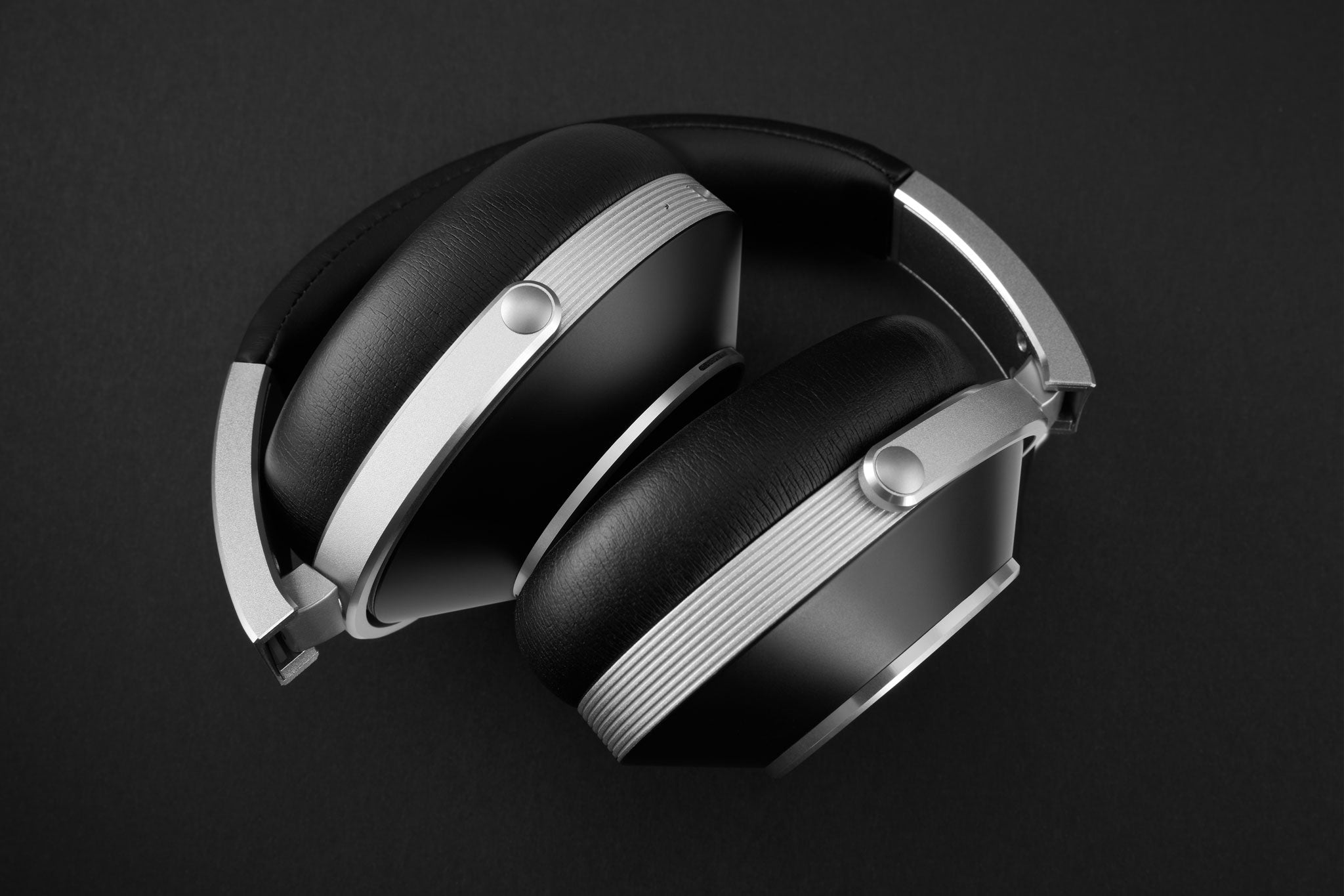 T+A Solitare T Wired/Wireless Headphones - Minnesota Audio