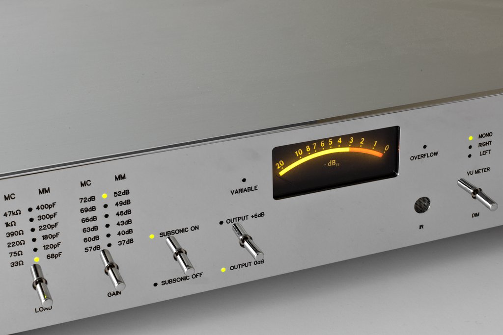 Burmester 100 Phono Preamplifier - Minnesota Audio