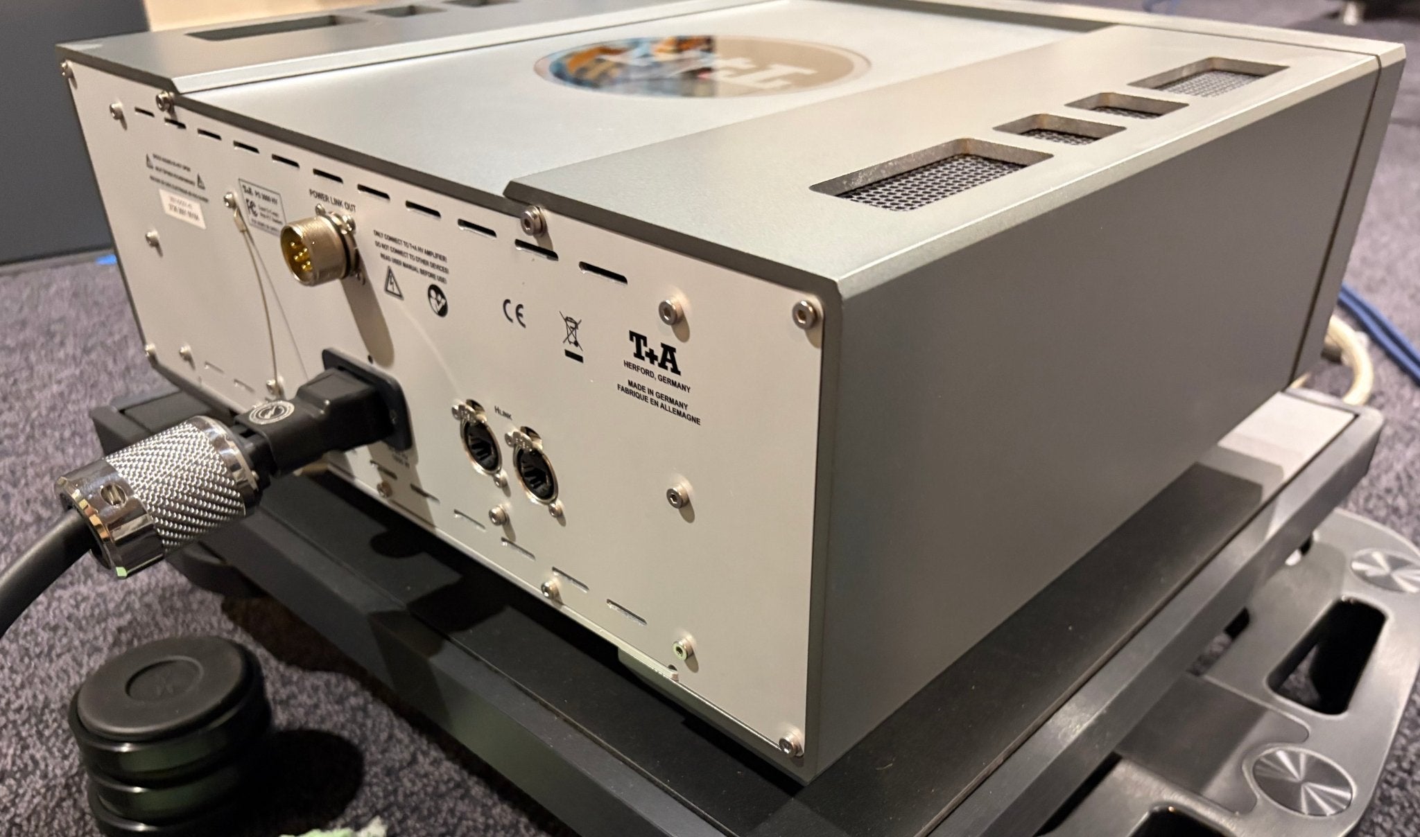 Open Box/Demo T+A PS 3000 HV External Power Supply with T+A